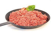 Frisches Hackfleisch halb+​halb 